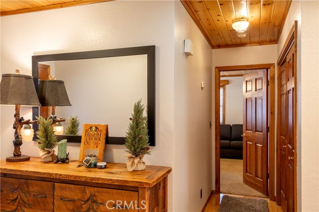 Detail Gallery Image 16 of 44 For 42690 Edgehill Pl, Big Bear Lake,  CA 92315 - 3 Beds | 2 Baths