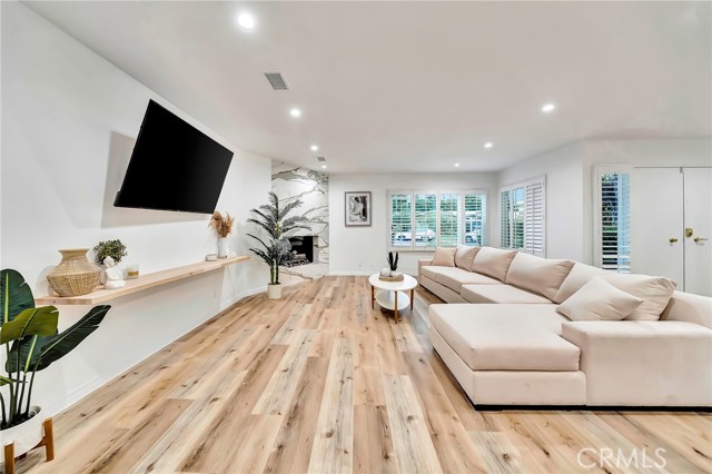 Detail Gallery Image 23 of 75 For 16127 Hartsook St, Encino,  CA 91436 - 4 Beds | 2/1 Baths