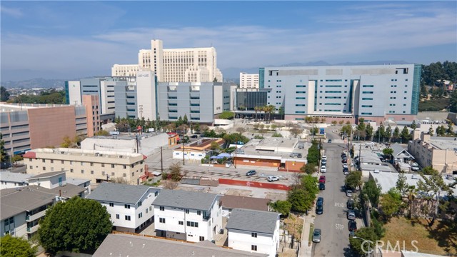1031 N Cummings Street, Los Angeles CA: https://media.crmls.org/medias/992b12be-6dd5-4f60-9c3c-b6ec8d003754.jpg