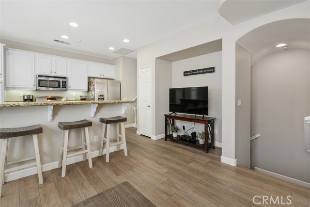 Detail Gallery Image 9 of 24 For 31207 Strawberry Tree, Temecula,  CA 92592 - 2 Beds | 2 Baths