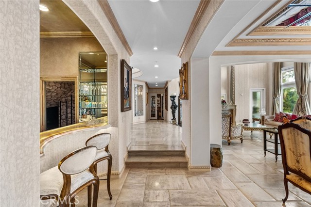 3724 Winford Drive, Tarzana CA: https://media.crmls.org/medias/992c8256-6a2d-424a-9401-722115fc1632.jpg