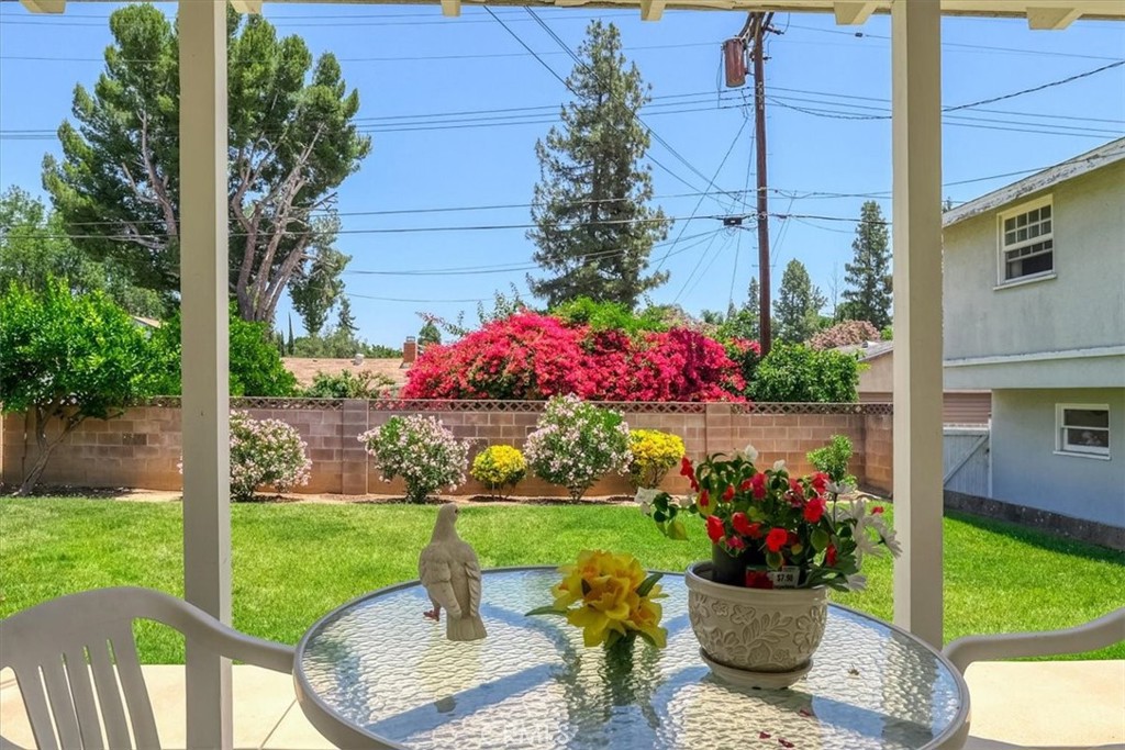 https://media.crmls.org/medias/992c8784-1222-44bd-8b00-8c5395647818.jpg?preset=X-Large