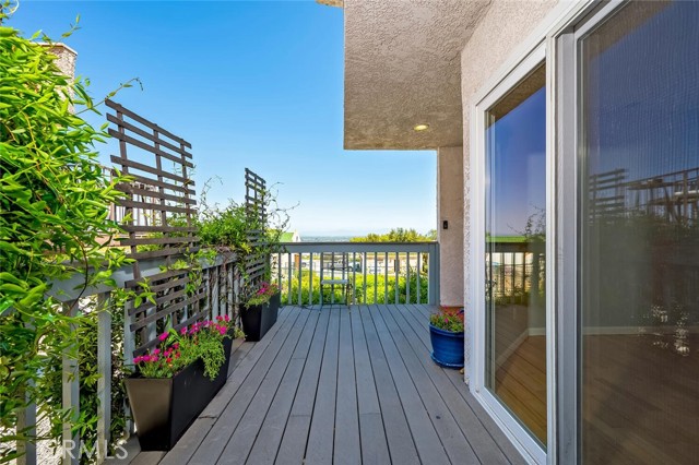 Detail Gallery Image 4 of 75 For 2230 Ohio Ave #4,  Signal Hill,  CA 90755 - 3 Beds | 2/1 Baths