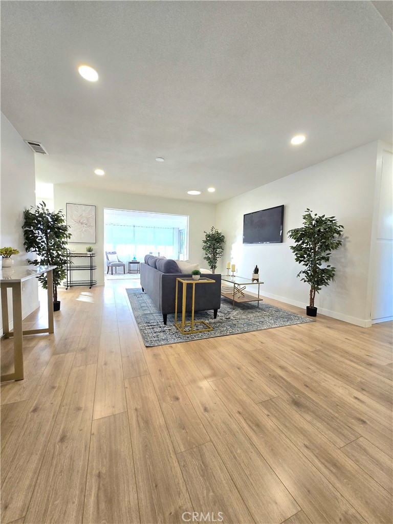 MLS #IV25271190 image #8