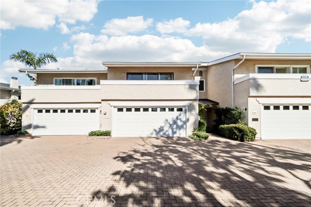 Detail Gallery Image 2 of 47 For 4453 W Coast, Newport Beach,  CA 92663 - 3 Beds | 2/1 Baths