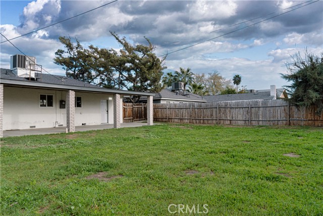 Detail Gallery Image 30 of 30 For 2002 N Woodridge, Hanford,  CA 93230 - 3 Beds | 1 Baths