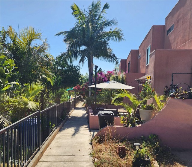 411 N Brannick, Los Angeles CA: https://media.crmls.org/medias/992d4be6-da20-4a22-8a98-ed22ef05f4d0.jpg