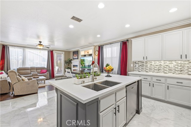 Detail Gallery Image 14 of 49 For 22029 Superior Ct, Saugus,  CA 91390 - 4 Beds | 2/1 Baths