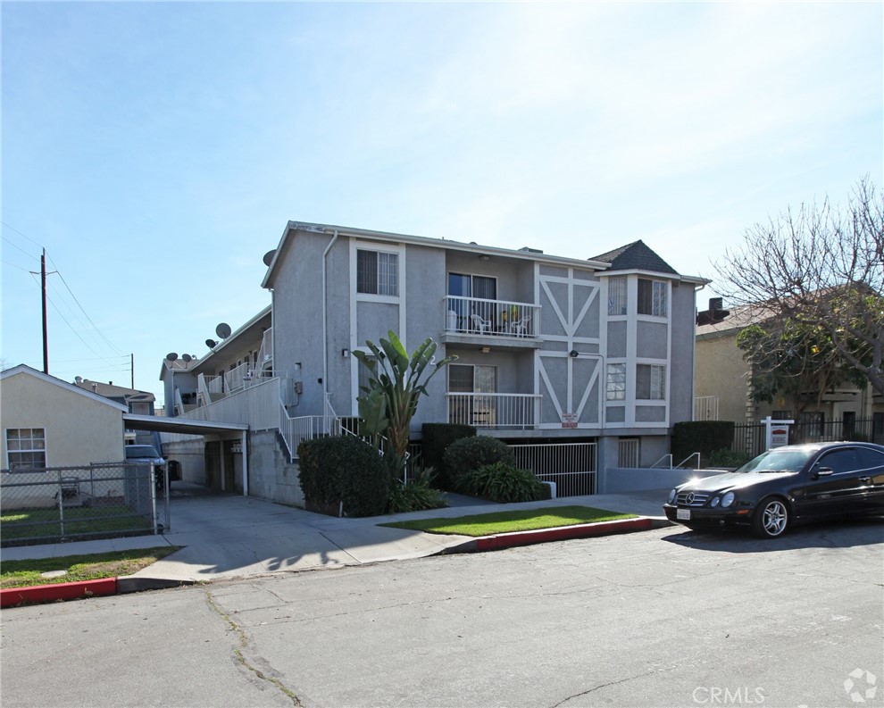 262 W Valencia Avenue #K
