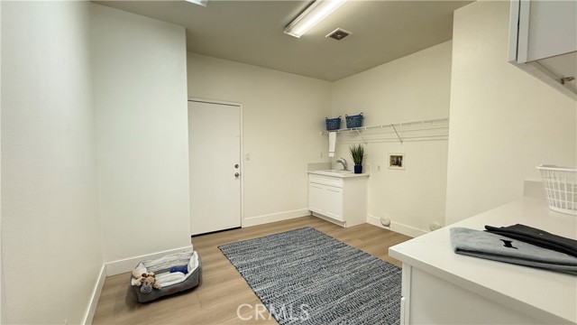 11958 Sunstone Court, Eastvale CA: https://media.crmls.org/medias/992eb354-6eef-41bf-bb00-dbf31f879c19.jpg