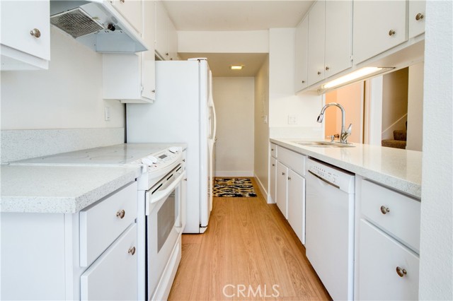 Detail Gallery Image 8 of 29 For 17686 Palo Verde Ave, Cerritos,  CA 90703 - 3 Beds | 2/1 Baths