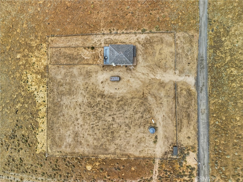https://media.crmls.org/medias/992f49cf-9aaf-4264-8be1-83c1f06e3c06.jpg?preset=X-Large