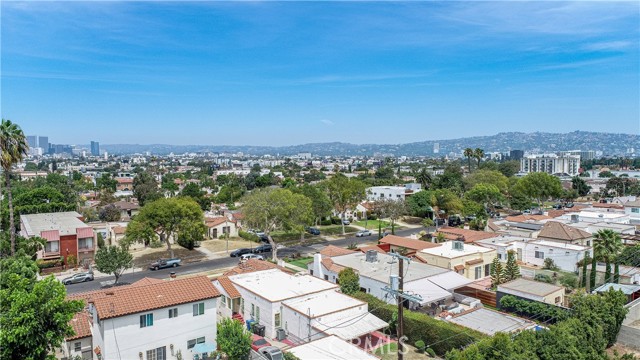 Detail Gallery Image 32 of 46 For 1569 Hi Point St, Los Angeles,  CA 90035 - 3 Beds | 3/1 Baths