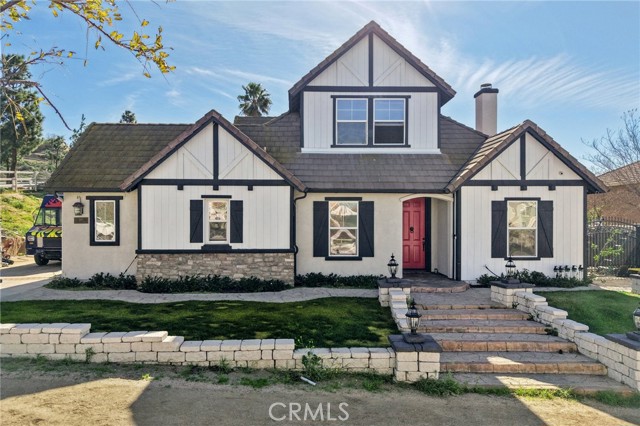 Detail Gallery Image 2 of 29 For 160 Friesian, Norco,  CA 92860 - 5 Beds | 3/1 Baths