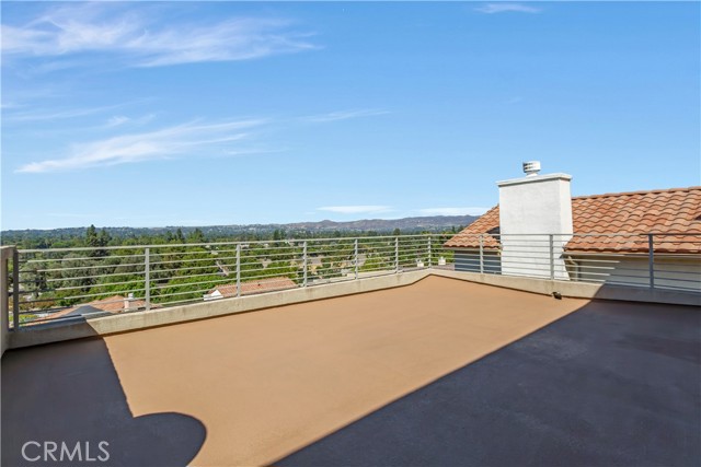 Detail Gallery Image 31 of 43 For 5678 Como Circle, Woodland Hills,  CA 91367 - 5 Beds | 3/1 Baths