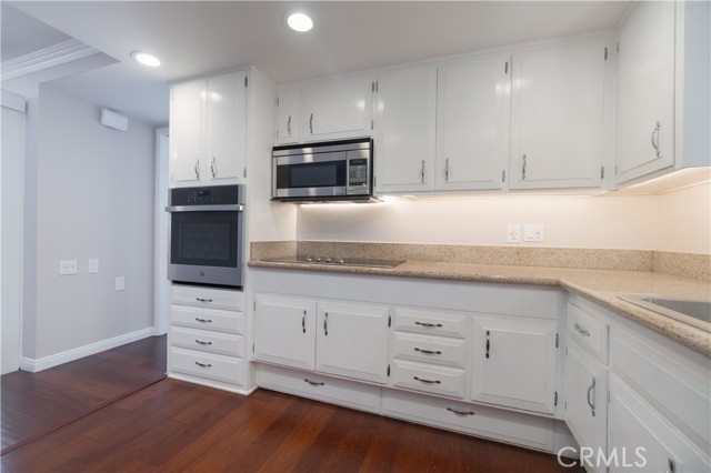 394 Avenida Castilla, Laguna Woods CA: https://media.crmls.org/medias/9934b448-86fe-4177-b371-03ef2859fae1.jpg