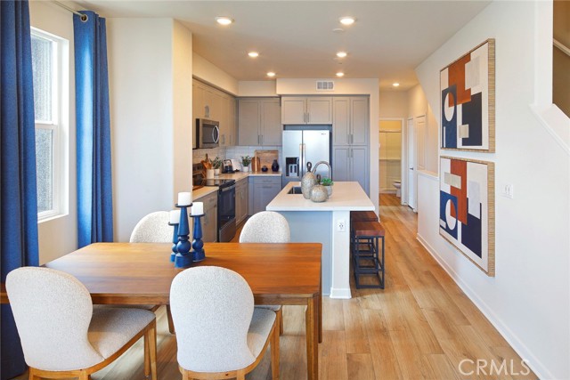 Detail Gallery Image 11 of 24 For 3514 Van Buren Bld, Riverside,  CA 92503 - 4 Beds | 4 Baths