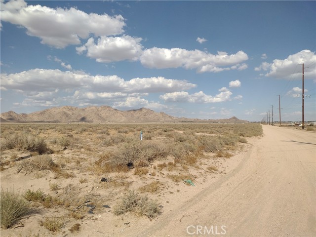 Detail Gallery Image 8 of 19 For 317 Highway 18, Lucerne Valley,  CA 92356 - – Beds | – Baths