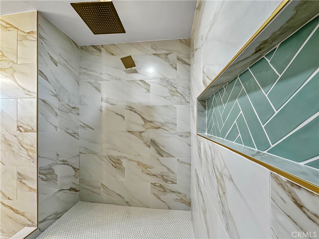 https://media.crmls.org/medias/9935c43d-3f44-463b-b73f-ee38cbbd1dae.jpg?preset=X-Large