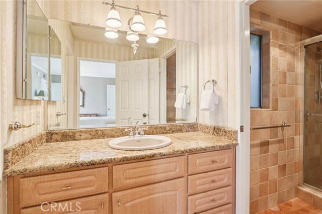 Detail Gallery Image 13 of 37 For 12390 Chandler Bld #J,  Valley Village,  CA 91607 - 3 Beds | 2/1 Baths