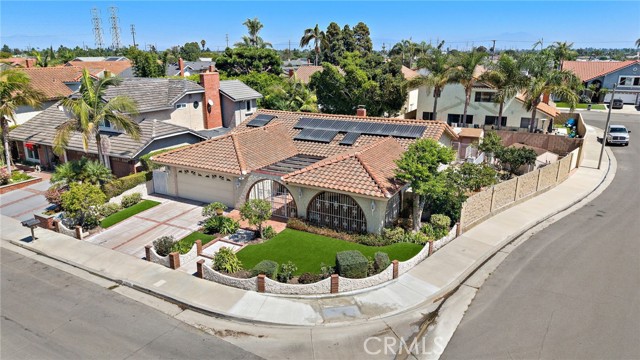 19352 Sailwind Lane, Huntington Beach CA: https://media.crmls.org/medias/99361f06-b225-4b72-bd7b-00949d77022f.jpg