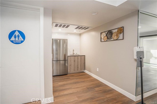 900 S Kenmore Avenue, Los Angeles CA: https://media.crmls.org/medias/9936dac0-6c12-488f-8aba-f596c2d536bb.jpg