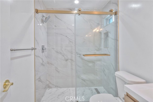 Detail Gallery Image 38 of 39 For 5339 E Greenmeadow, Long Beach,  CA 90808 - 5 Beds | 3 Baths