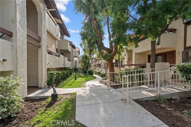 Detail Gallery Image 23 of 31 For 28031 Sarabande, Canyon Country,  CA 91387 - 3 Beds | 2 Baths