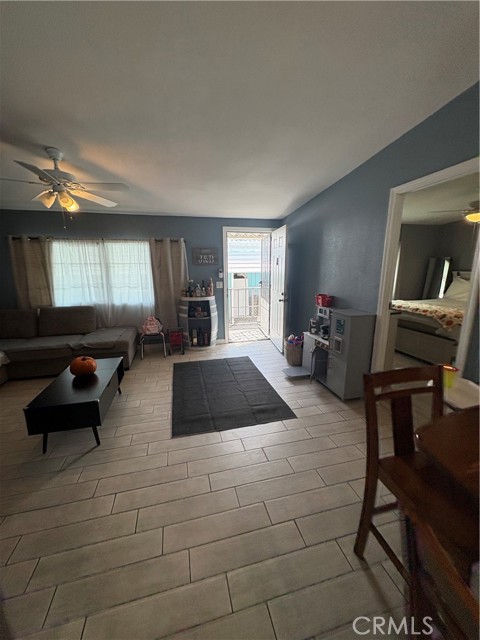 Detail Gallery Image 8 of 24 For 3825 Crestmore Rd #414,  Riverside,  CA 92509 - 3 Beds | 2 Baths