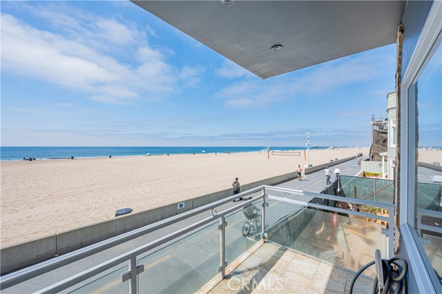 3410 The Strand, Hermosa Beach, California 90254, 3 Bedrooms Bedrooms, ,1 BathroomBathrooms,Residential,Sold,The Strand,IN22210805