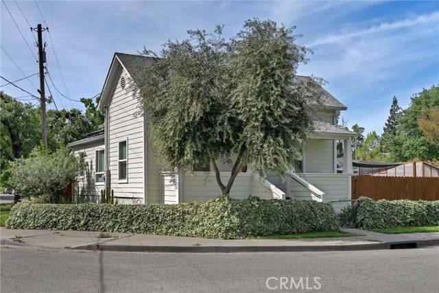 Detail Gallery Image 4 of 49 For 1764 Elm St, Chico,  CA 95928 - 2 Beds | 2 Baths