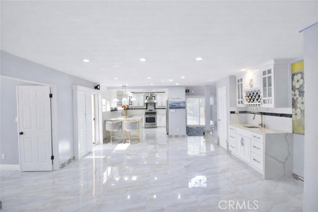 Detail Gallery Image 6 of 45 For 5302 Clark Cir, Westminster,  CA 92683 - 5 Beds | 3/1 Baths