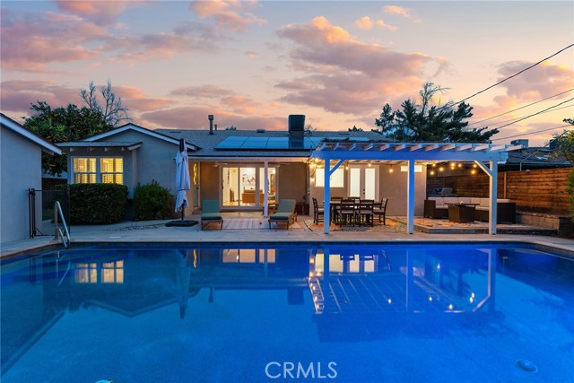 23642 Oxnard Street, Woodland Hills CA: https://media.crmls.org/medias/9938c7e4-223d-4b4b-90d3-4c7d19ea00cd.jpg