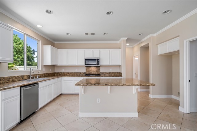 Detail Gallery Image 17 of 53 For 2207 Cork Oak St, Palmdale,  CA 93551 - 5 Beds | 4 Baths