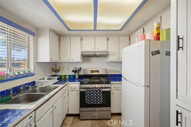17208 Rawhide Avenue, Lake Los Angeles CA: https://media.crmls.org/medias/9939ea20-ae28-4302-8559-1dac7bc30205.jpg