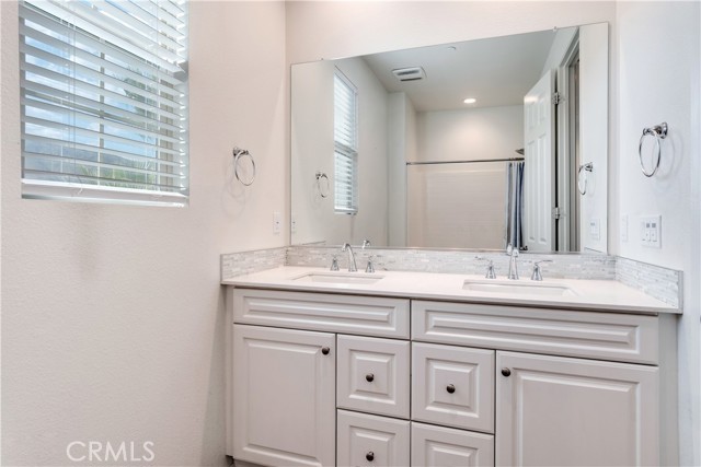 Detail Gallery Image 19 of 26 For 5386 Vicenza Ln, Fontana,  CA 92336 - 4 Beds | 2/1 Baths