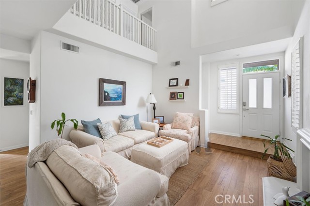 Detail Gallery Image 4 of 28 For 27162 Westview, Valencia,  CA 91354 - 3 Beds | 3 Baths