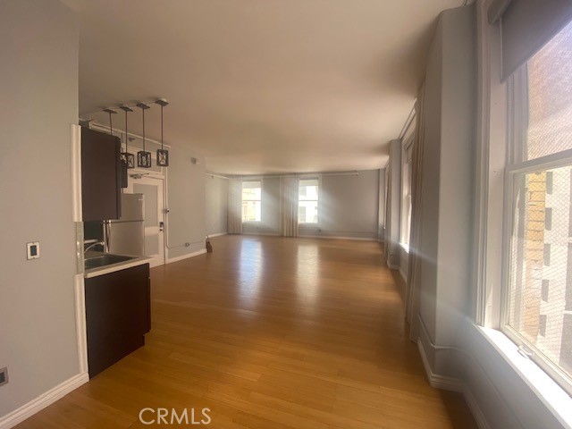 https://media.crmls.org/medias/993b6882-8366-47dd-ac7e-053ac5d5f87a.jpg?preset=X-Large