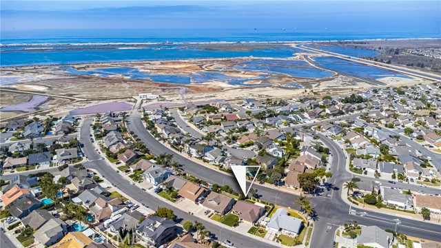 Detail Gallery Image 43 of 44 For 17651 Falkirk Ln, Huntington Beach,  CA 92649 - 4 Beds | 2 Baths