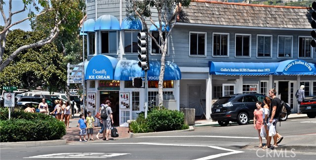 89 Blue Lagoon Villa, Laguna Beach CA: https://media.crmls.org/medias/993f7ce3-3747-4c11-9aea-d49df164550c.jpg