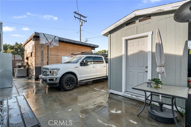 289 E Heath, Long Beach CA: https://media.crmls.org/medias/993f94d9-736d-4e53-919a-a4acf3ca882a.jpg