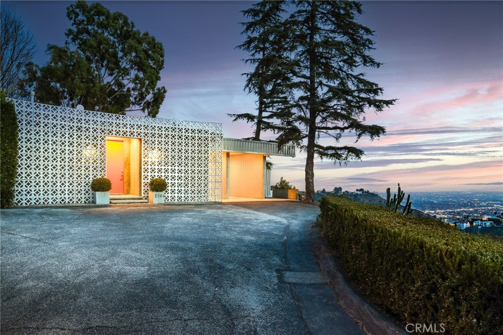 2744 Cardwell Place