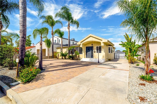 Detail Gallery Image 25 of 28 For 16707 Moorpark St, Encino,  CA 91436 - 3 Beds | 3 Baths