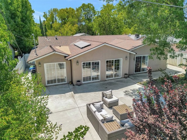 24017 Sylvan Street, Woodland Hills CA: https://media.crmls.org/medias/9942a36a-8366-432b-a118-5d0ac342f82b.jpg