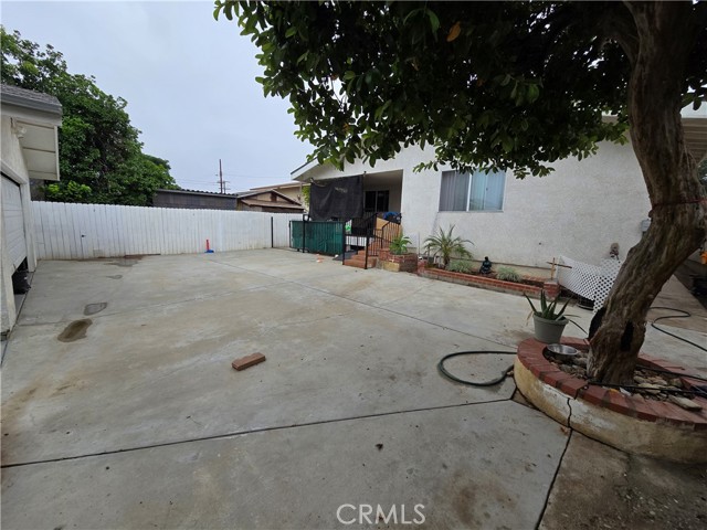 13966 Fox Street, San Fernando CA: https://media.crmls.org/medias/99434054-4e15-4ceb-8bf8-7e0b9392ec2a.jpg