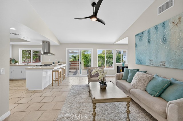 Detail Gallery Image 9 of 44 For 6701 E Leafwood Dr, Anaheim Hills,  CA 92807 - 3 Beds | 2 Baths
