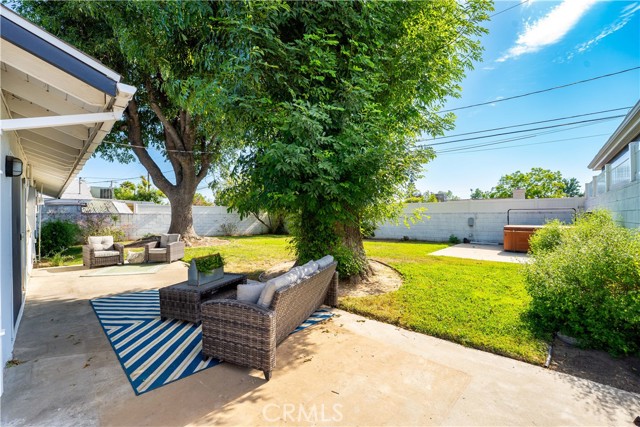 11243 Gaviota Avenue, Granada Hills CA: https://media.crmls.org/medias/9943b291-57b7-48e5-a2ea-a4346e2ab45c.jpg
