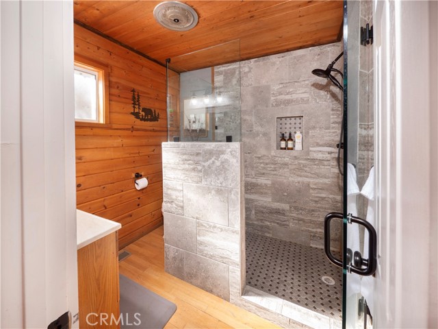 Detail Gallery Image 15 of 46 For 108 E Rainbow Bld, Big Bear City,  CA 92314 - 4 Beds | 1/1 Baths