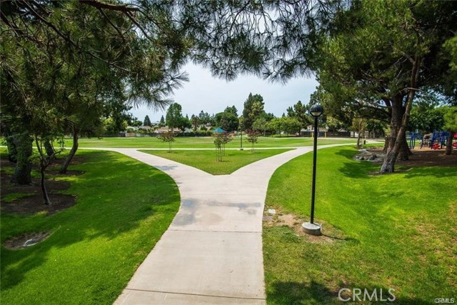 Detail Gallery Image 40 of 41 For 14791 Briarcliff Pl, Tustin,  CA 92780 - 4 Beds | 2/1 Baths