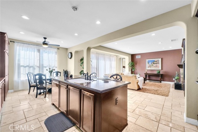 Detail Gallery Image 5 of 45 For 3328 S Crawford, Santa Ana,  CA 92704 - 5 Beds | 4/1 Baths